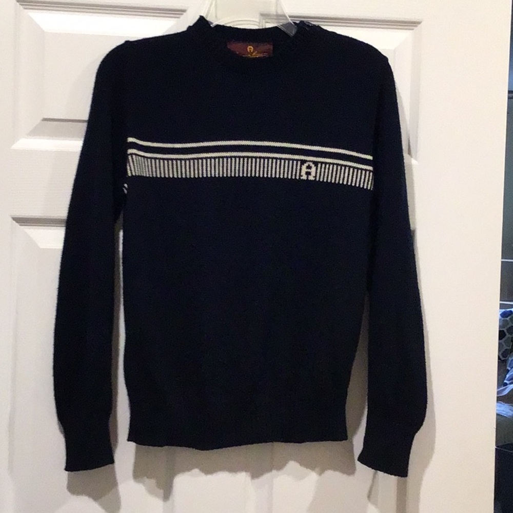 Etienne Aigner long sleeve pullover sweater